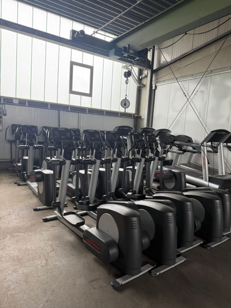 LifeFitness Crosstrainer im Lager