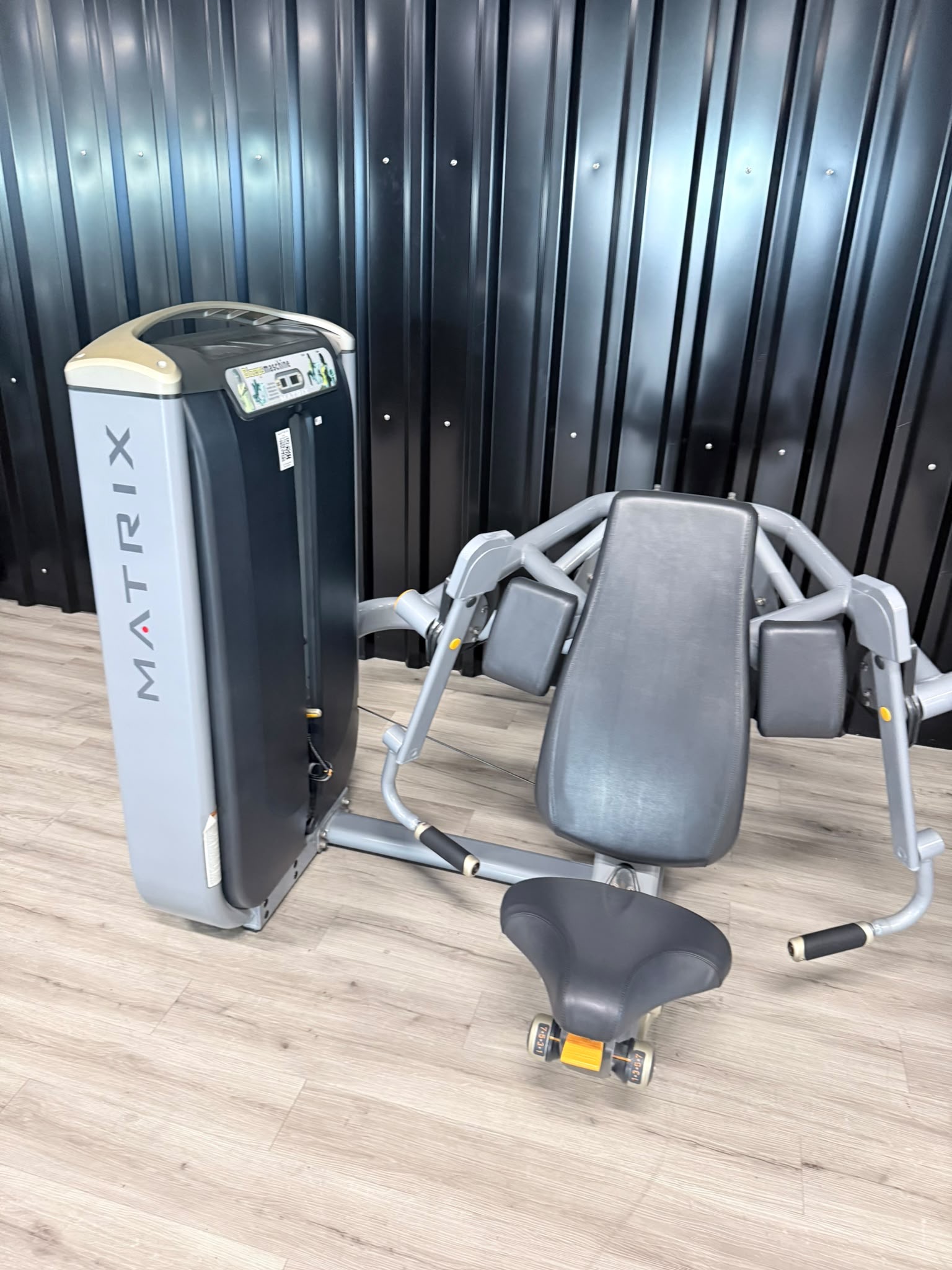 , AKA Power / AHS Fitness - An & Verkauf von gebrauchte Fitnessgeräte. AKA Power Gebrauchte Fitnessgeräte