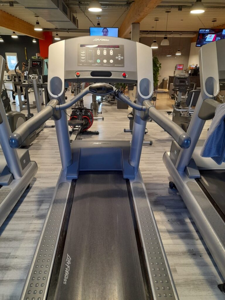 Cardiopark von Life Fitness 💯, cardiopark Cardiopark، المعروف أيضًا باسم Power / AHS Fitness - شراء وبيع أجهزة اللياقة البدنية المستعملة. Cardiopark من Life Fitness 💯