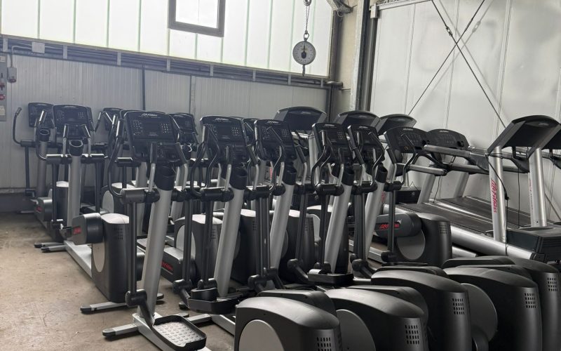 LifeFitness Crosstrainer im Lager